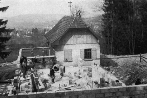 An- und Umbau (Baubeginn: 13.10.1970; Einweihung: 27.08